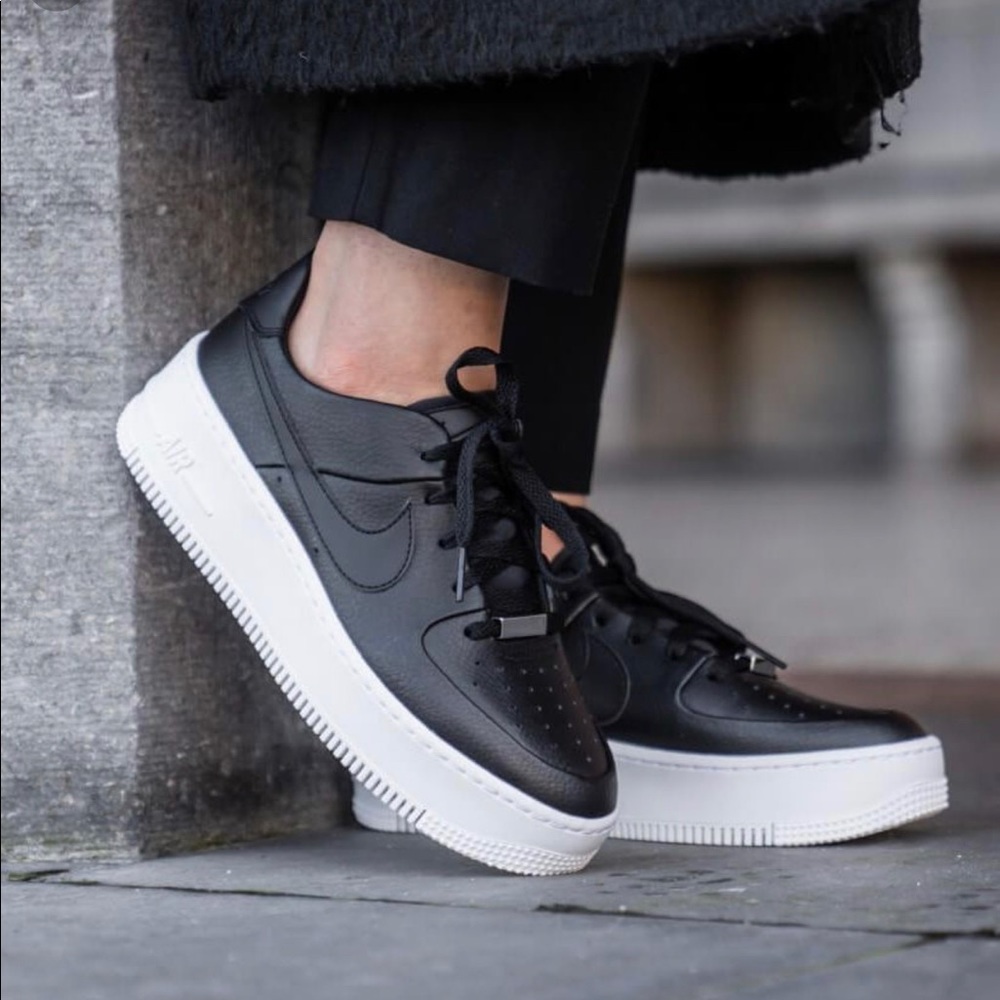 Nike Air Force 1 Sage Low Black Leather W AUTHENT - Picture 2 of 8